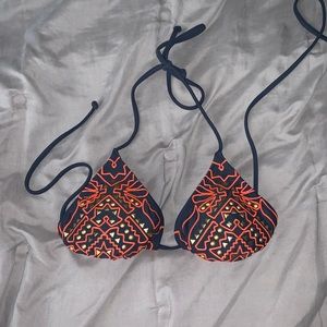 3/$15 🌼 Triangle String Bikini Top